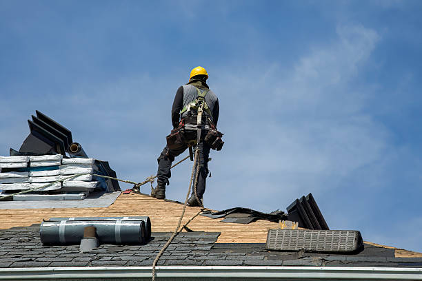 Professional Gutter Installation technician working in Grinnell, IA